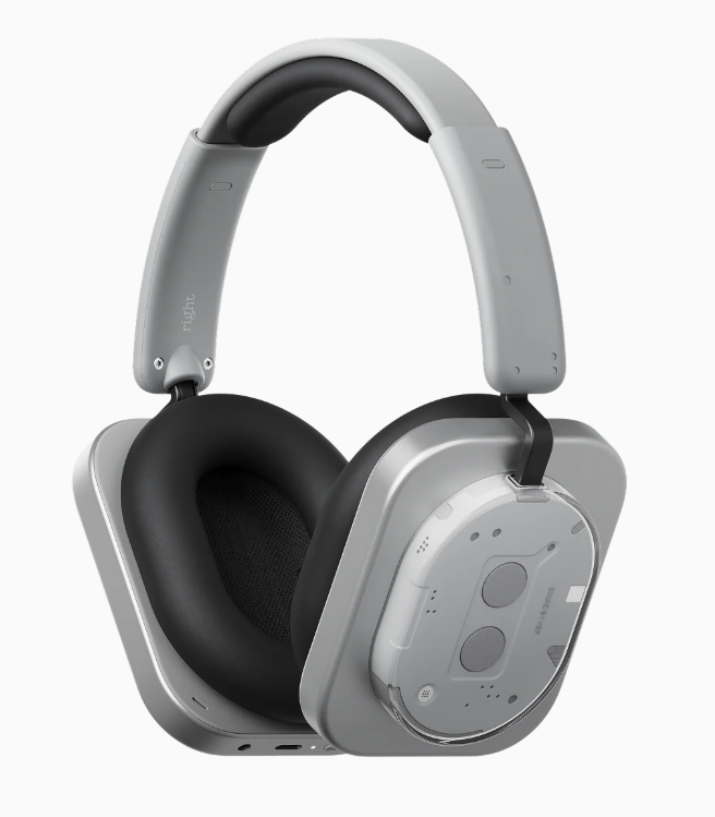 반투명 사각 이어컵과 흰색 헤드밴드가 보이는 Nothing Headphone (1) 제품 이미지