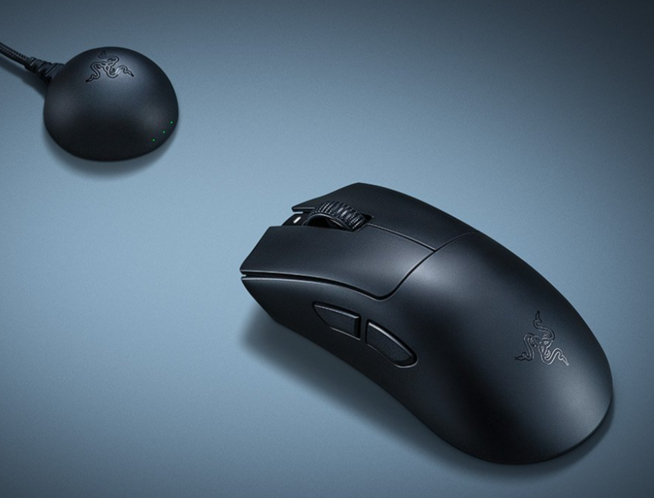 검은색 DeathAdder V4 Pro와 반구형 무선 수신기 제품 이미지