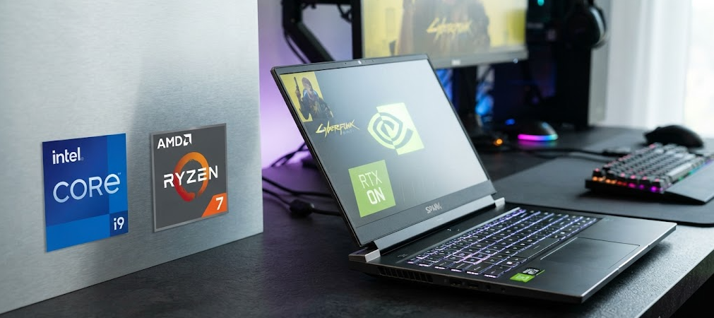Intel·AMD 로고 옆으로 NVIDIA RTX Spark 노트북이 들어오는 구도